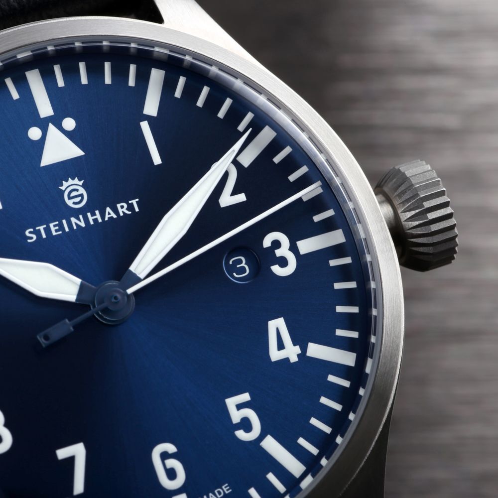 Nav B-Uhr 44 date